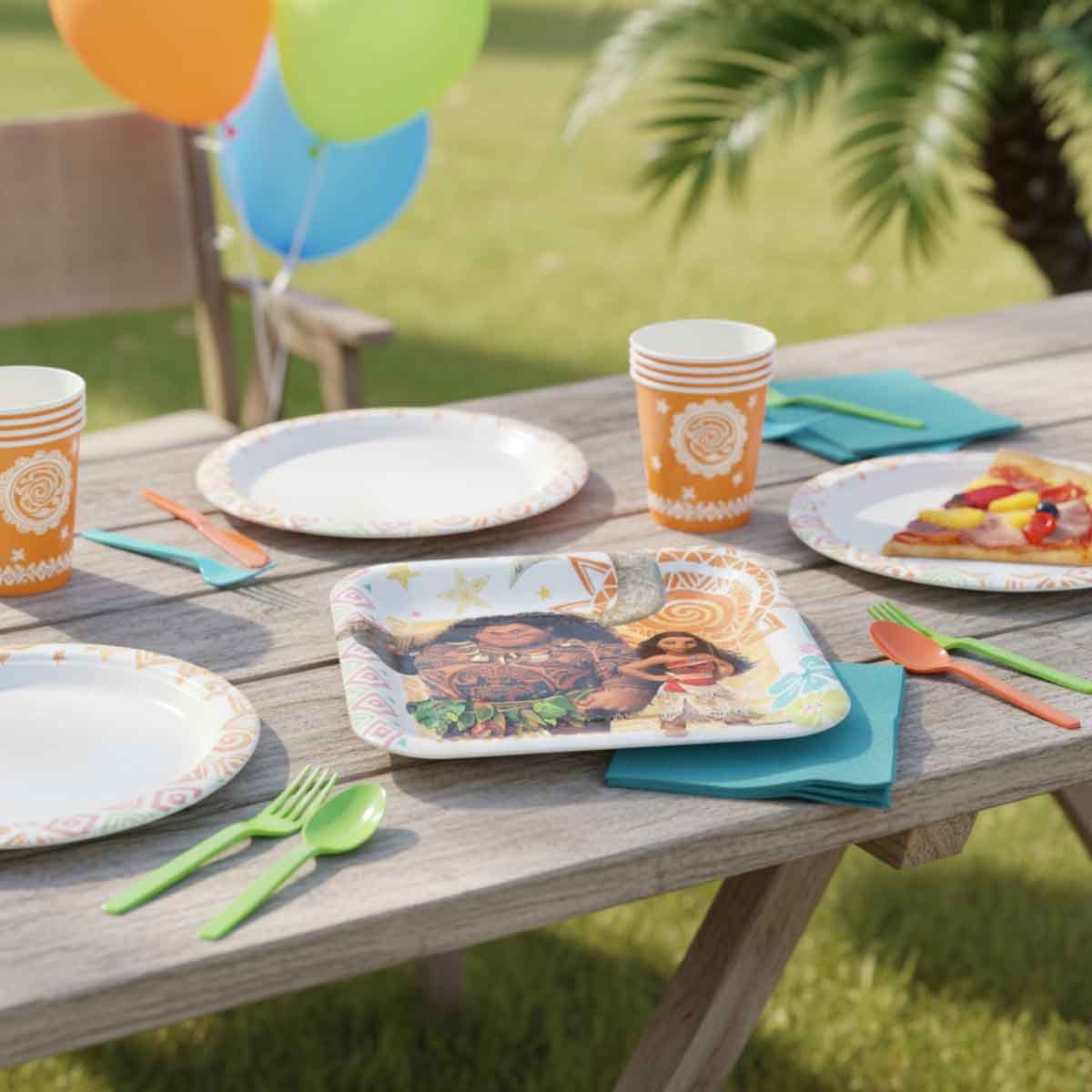 Moana 8-Piece 7" Square Paper Plate Set