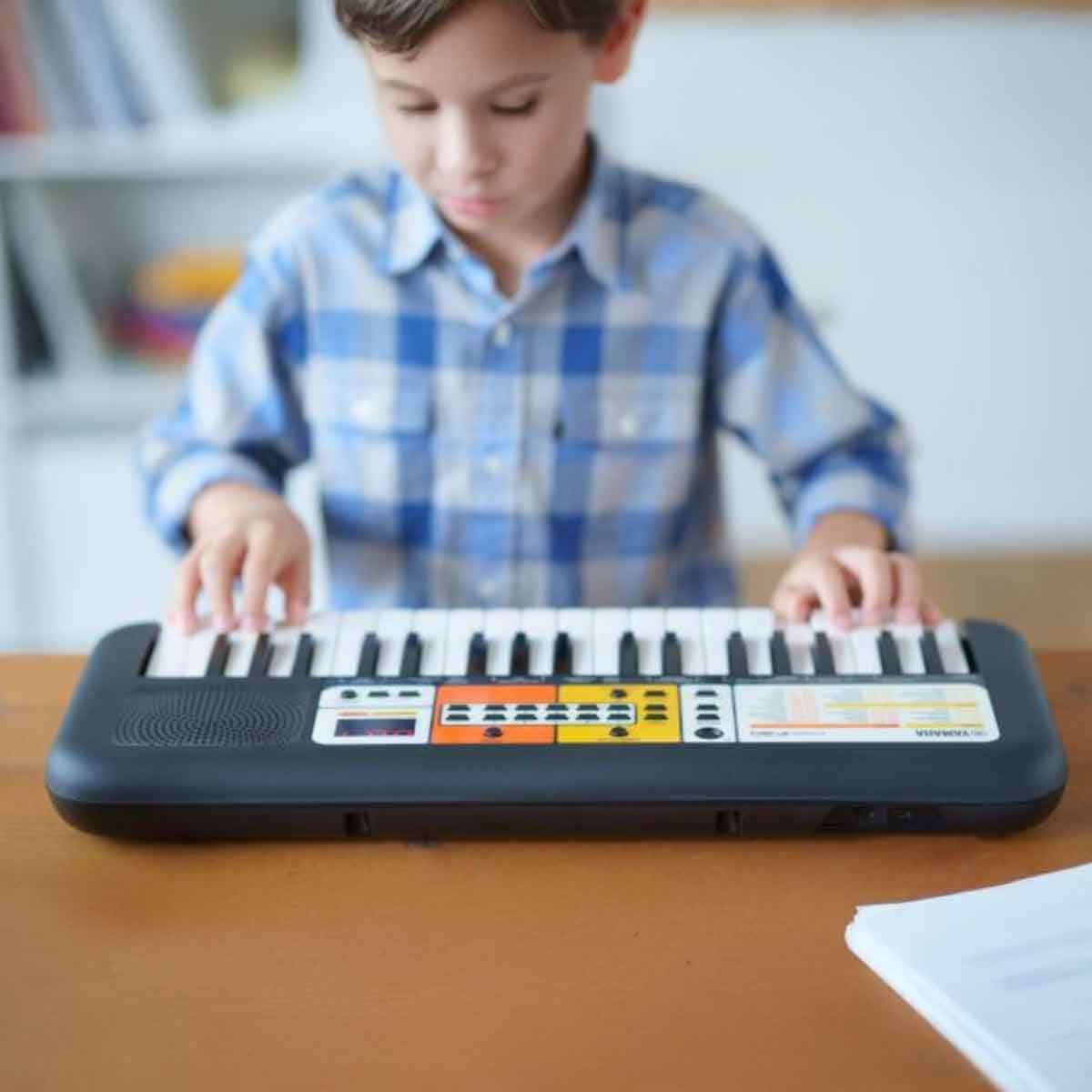 Yamaha PSS-F30 Mini Keyboard
