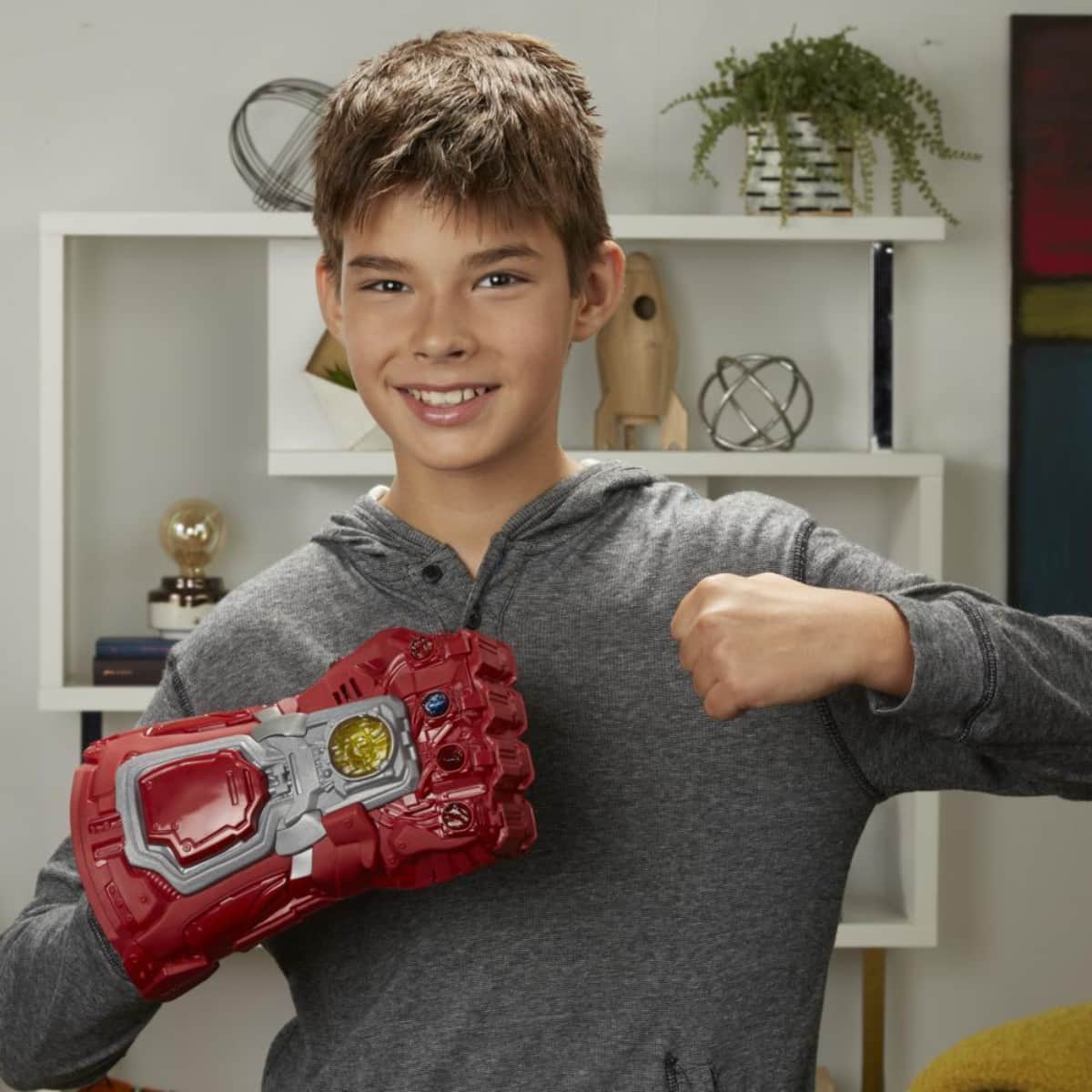 Marvel Universe Avn Red Electronic Gauntlet Boys, 5-7 Years