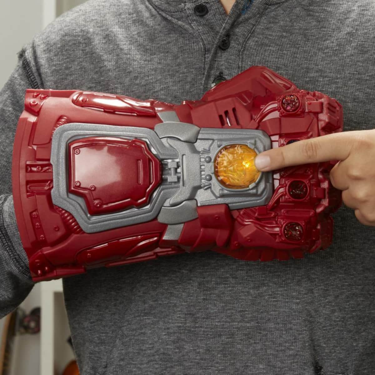 Marvel Universe Avn Red Electronic Gauntlet Boys, 5-7 Years