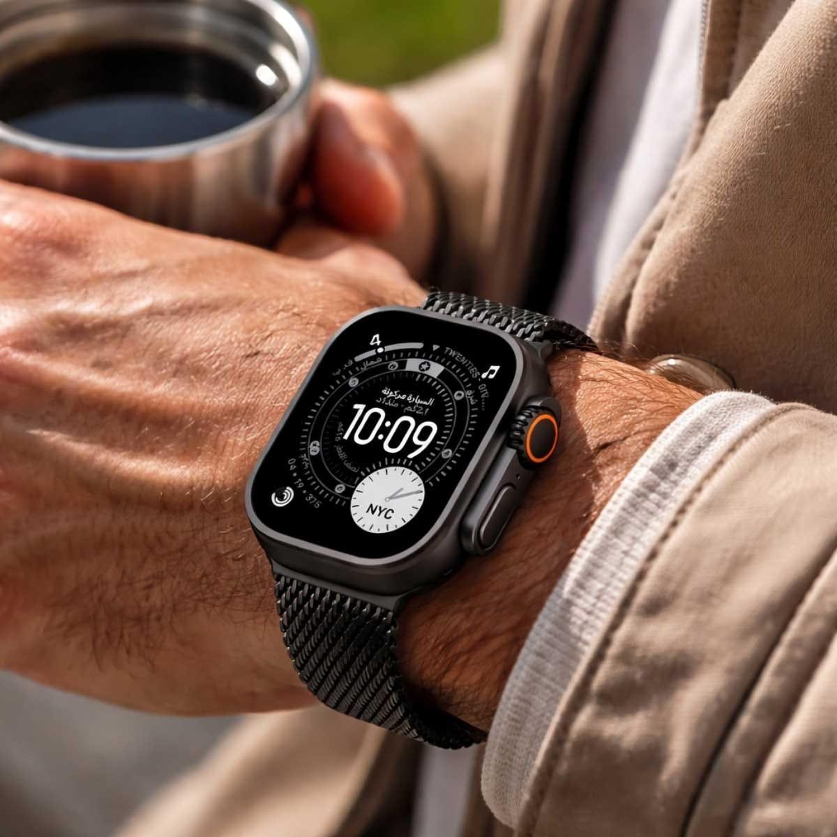 أبل واتش الترا 3 ساعة ذكية (نظام تحديد المواقع + اتصال خلوي) مقاس 49 مم بهيكل تيتانيوم أسود مع سوار ميلانيز تيتانيوم أسود - صغير