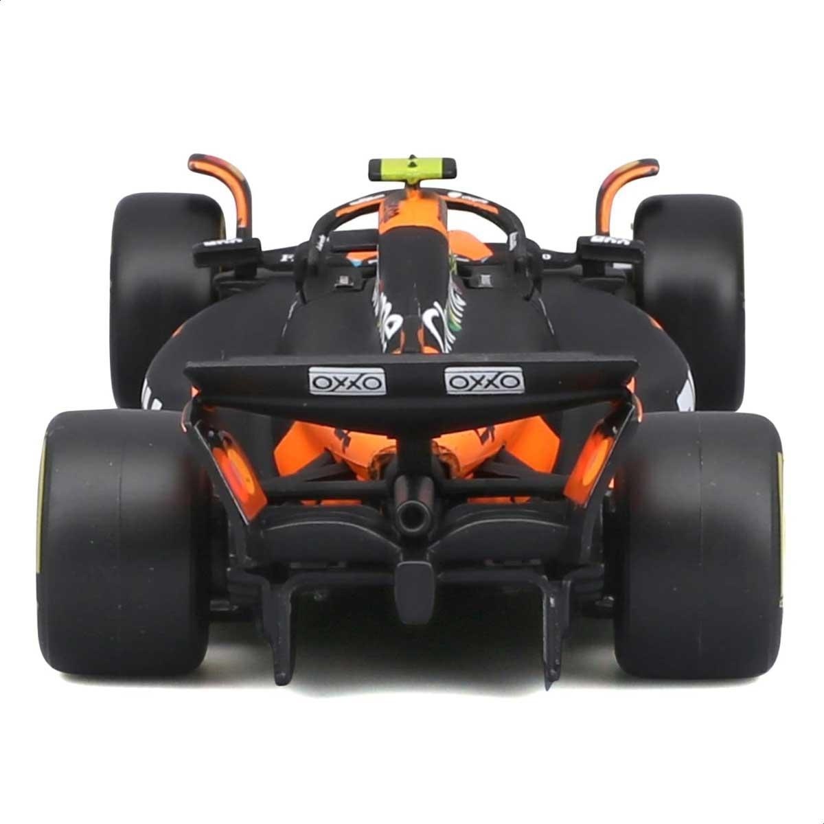 بوراغو سيارة مكلارين MCL39 موديل معدن مصبوب بمقياس 1:43 مع خوذة للأولاد، 13+ سنوات