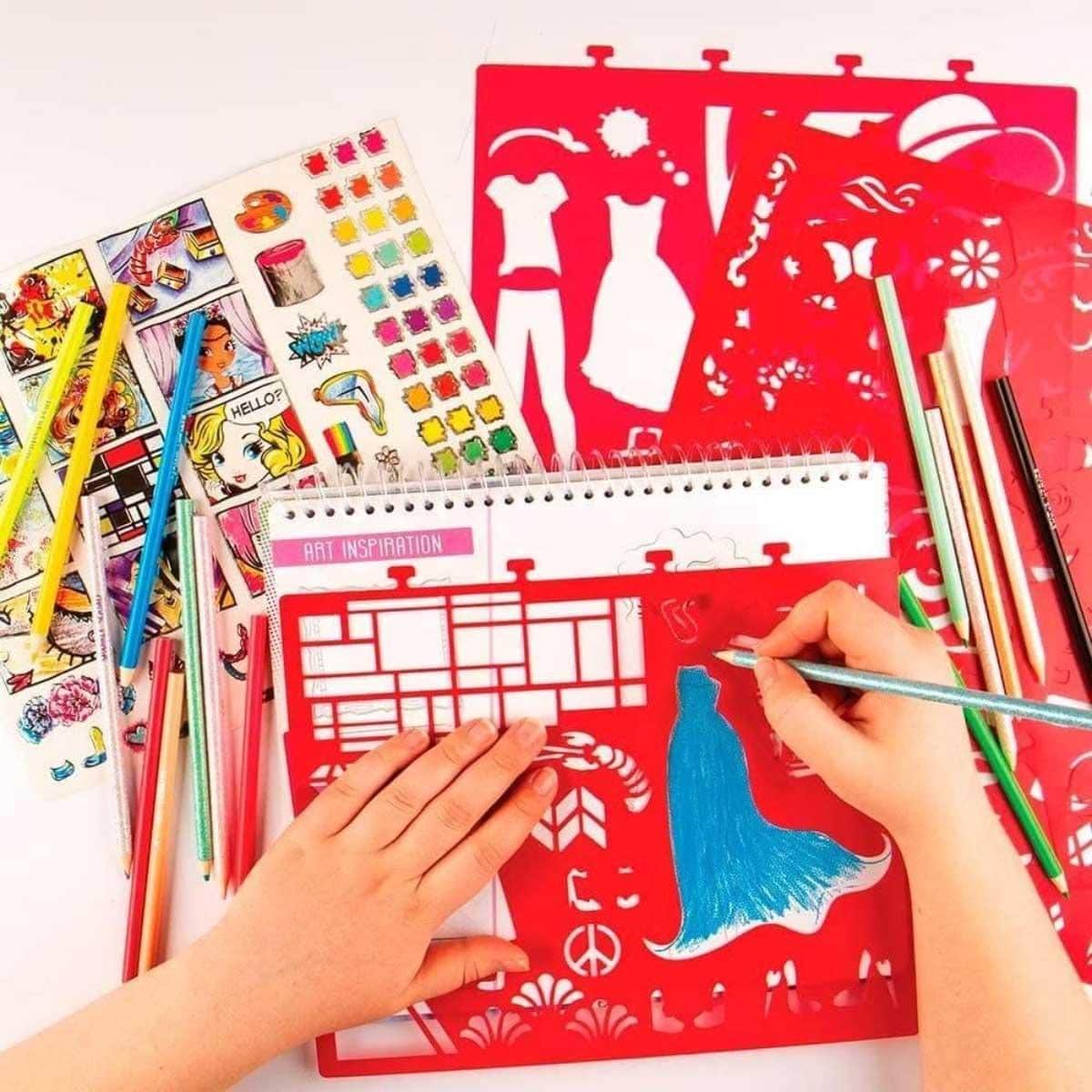 كرايولا كرييشنز مجموعة رسم أزياء تاريخ الفن للبنات، 8-10 سنوات