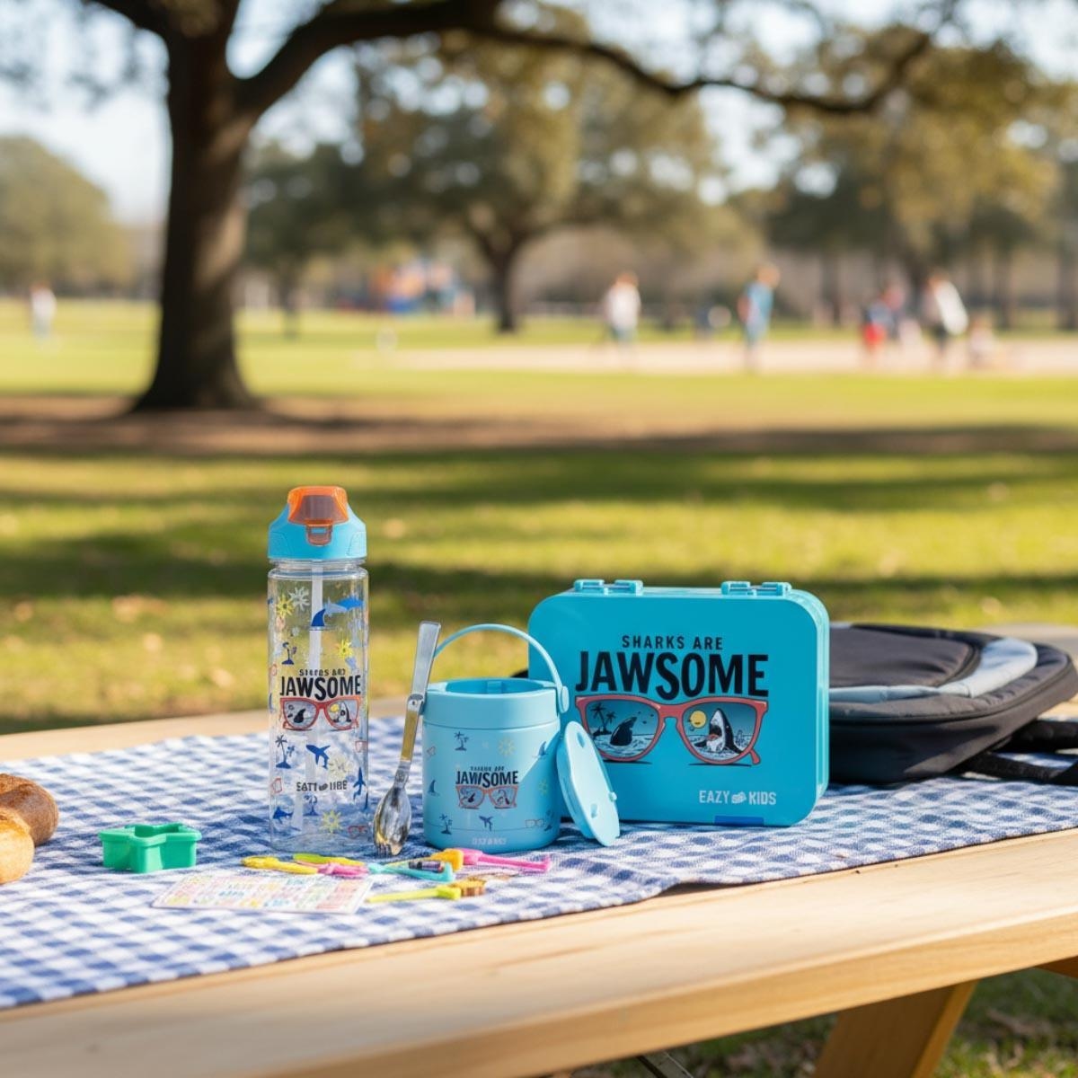 علبة غداء إيزي كيدز بلو جوسوم بستة أقسام وأربعة أجزاء مع زجاجة مياه تريتان 2 في 1 وعلبة طعام من الفولاذ