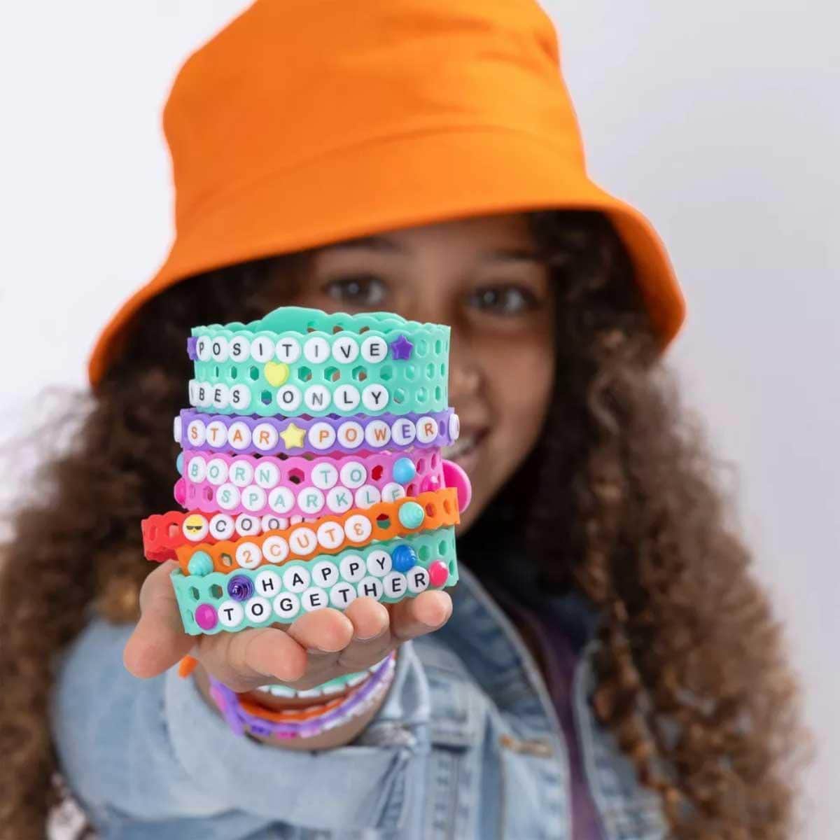 Jelly Bands Blue Raz Scented Bracelet Maker Kit Girls, 5-7 Years