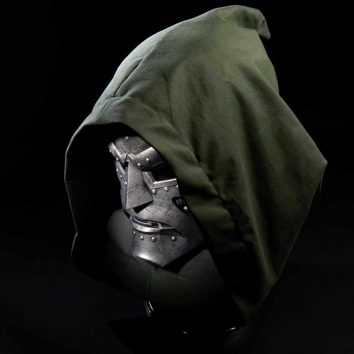Marvel Fantastic Four Legends Series Doctor Doom Premium Roleplay Helmet Unisex, 13+ Years