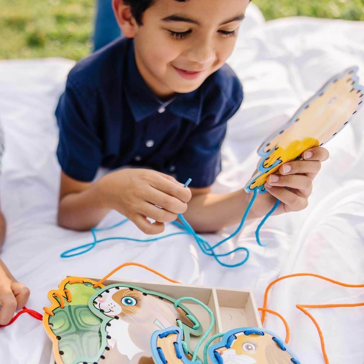 Melissa & Doug Pets Lace & Trace Activity Set Unisex, 3-4 Years