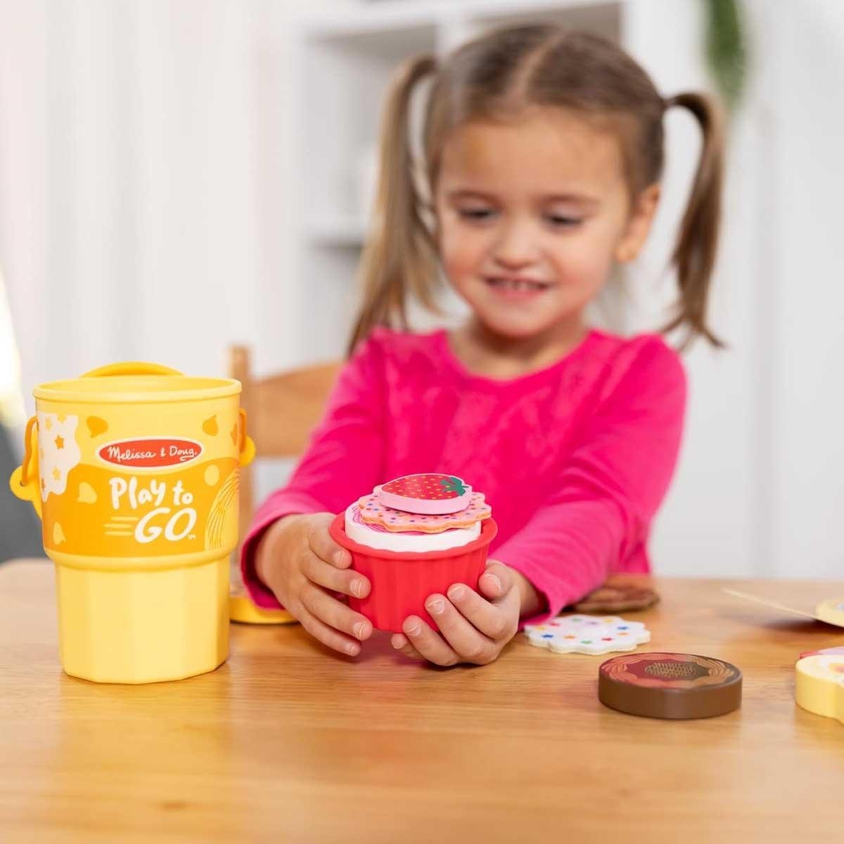 ميليسا آند دوغ لعبة طعام لعب للسفر بلاي تو غو كيك وبسكويت للجنسين، 3-4 سنوات