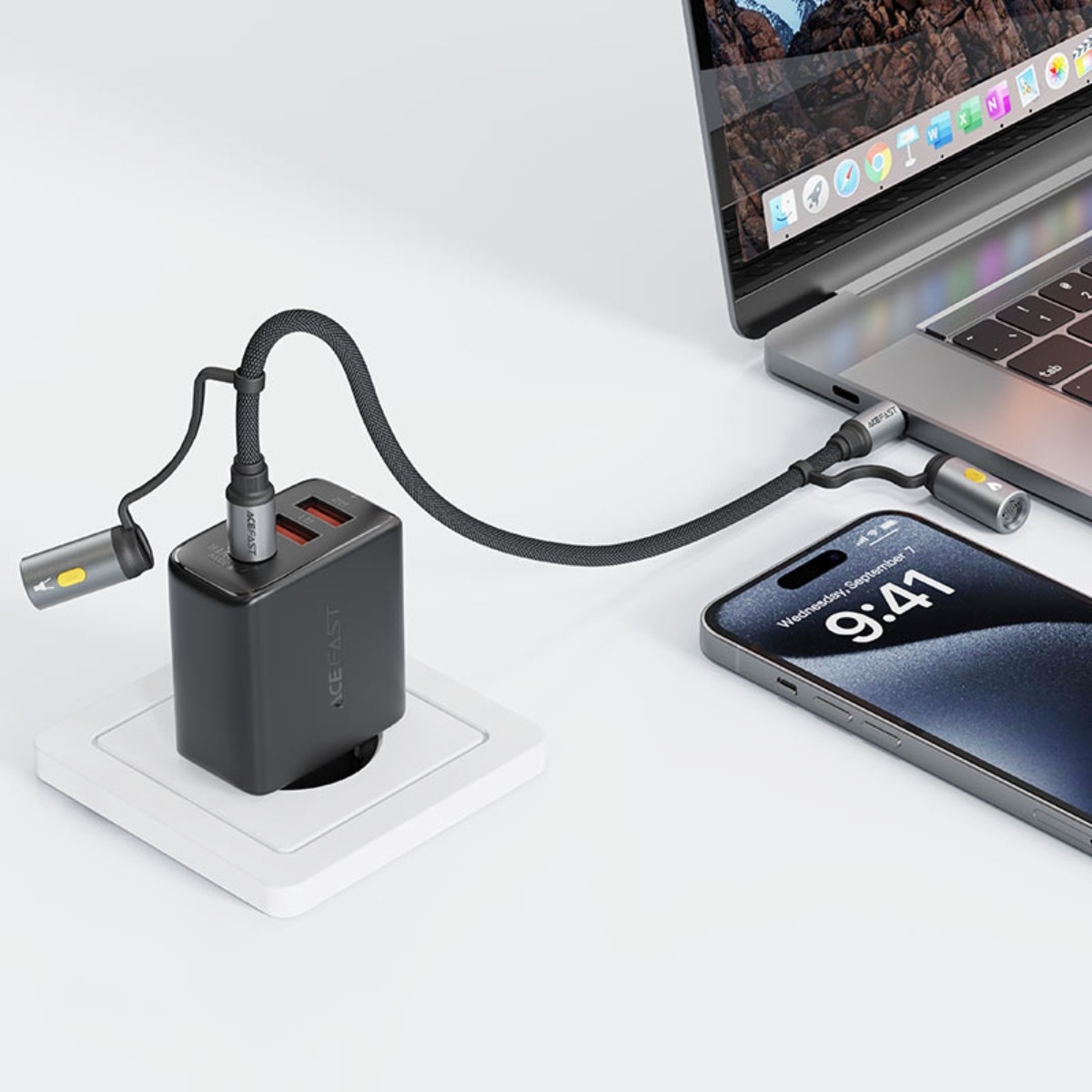 ايسفاست J4 كابل USB-C متعدد الوظائف - أسود