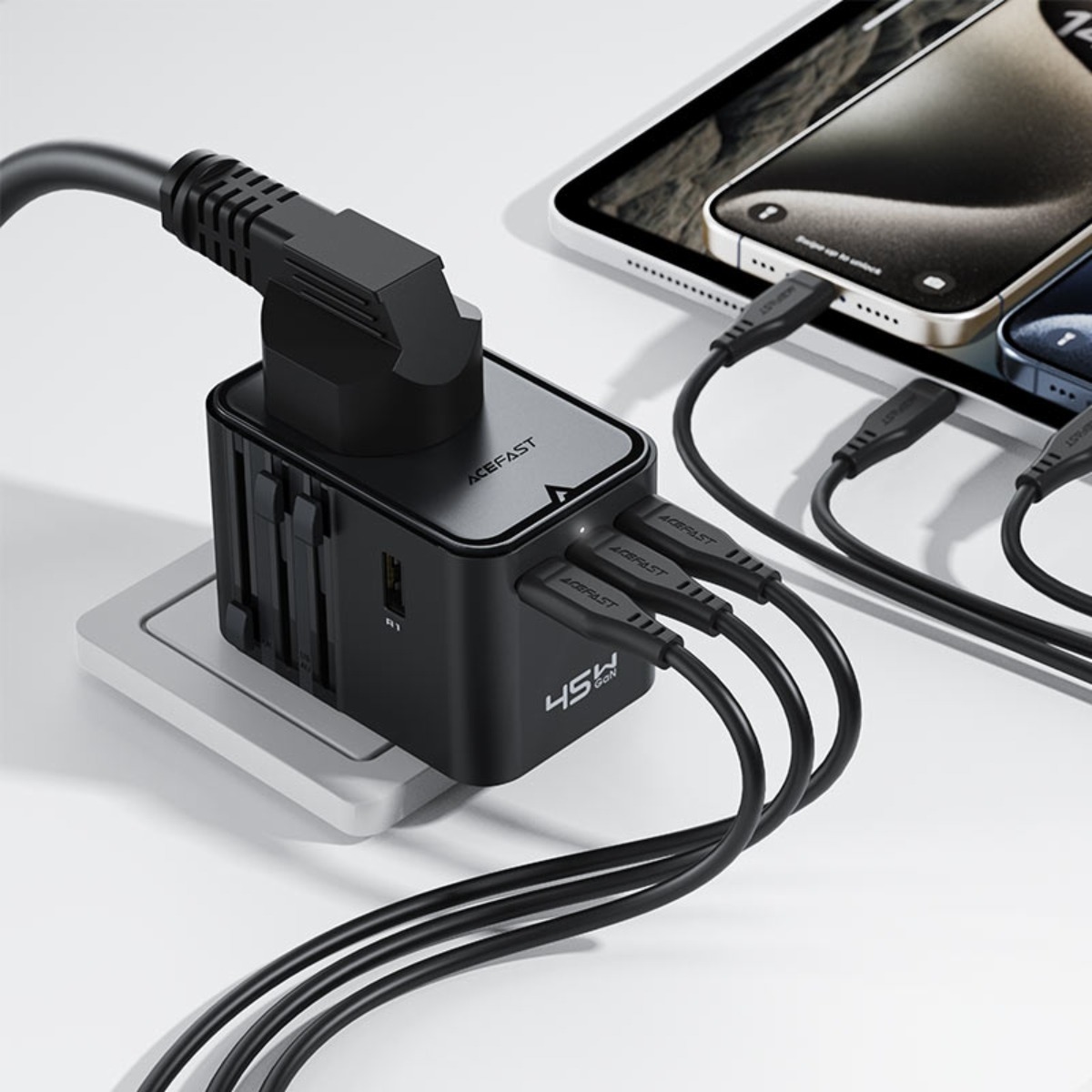 ايسفاست Z8 محول عالمي بتقنية نيتريد الغاليوم بقدرة 45W و5 منافذ 3C2A - أسود