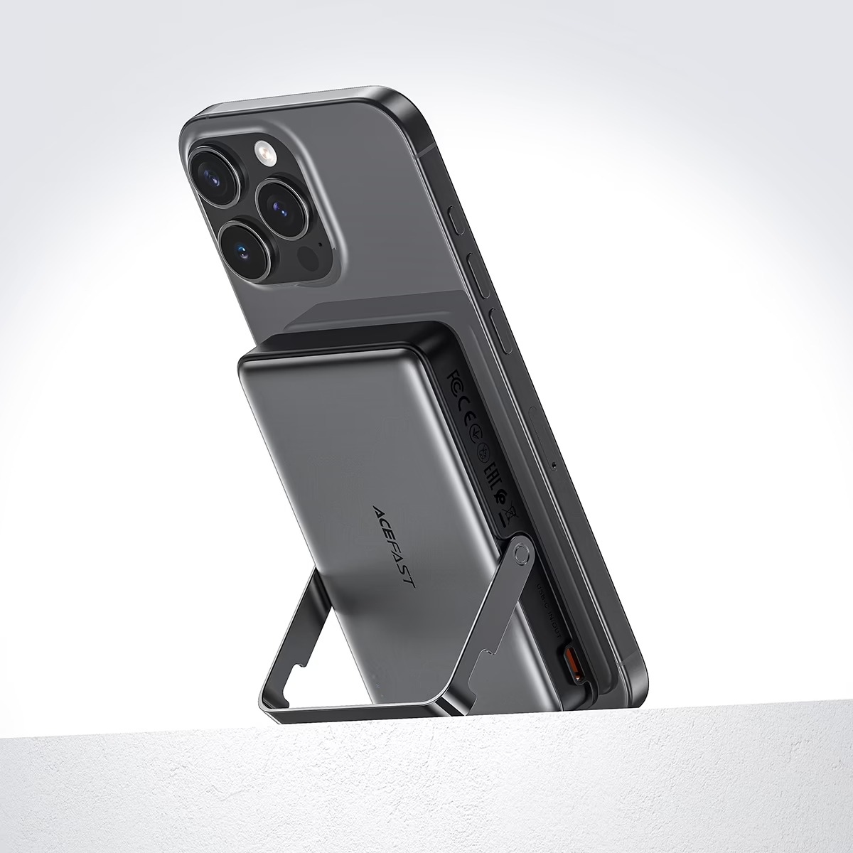 ايسفاست M17 باور بانك مغناطيسي بسعة 10000mAh وقدرة 22.5W