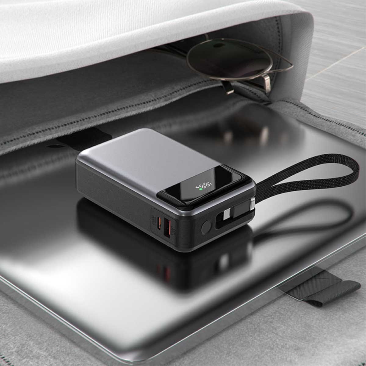 ايسفاست M21 باور بانك بسعة 20000mAh وقدرة 65W مع كابل قابل للسحب