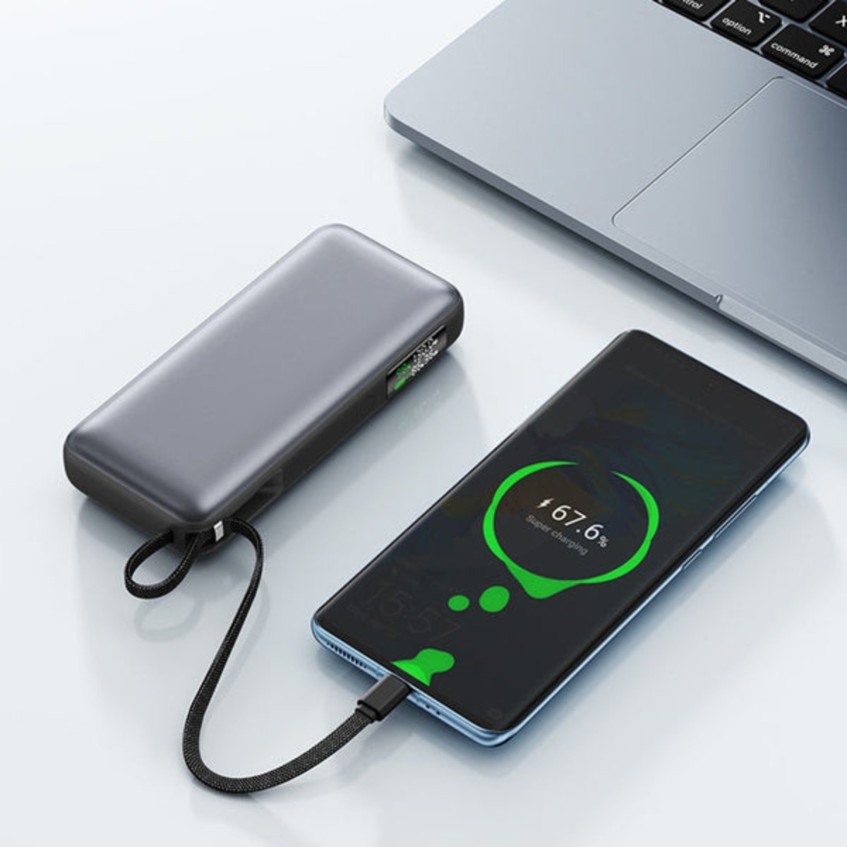 ايسفاست M22 باور بانك بسعة 20000mAh وقدرة 130W مع كابل قابل للسحب