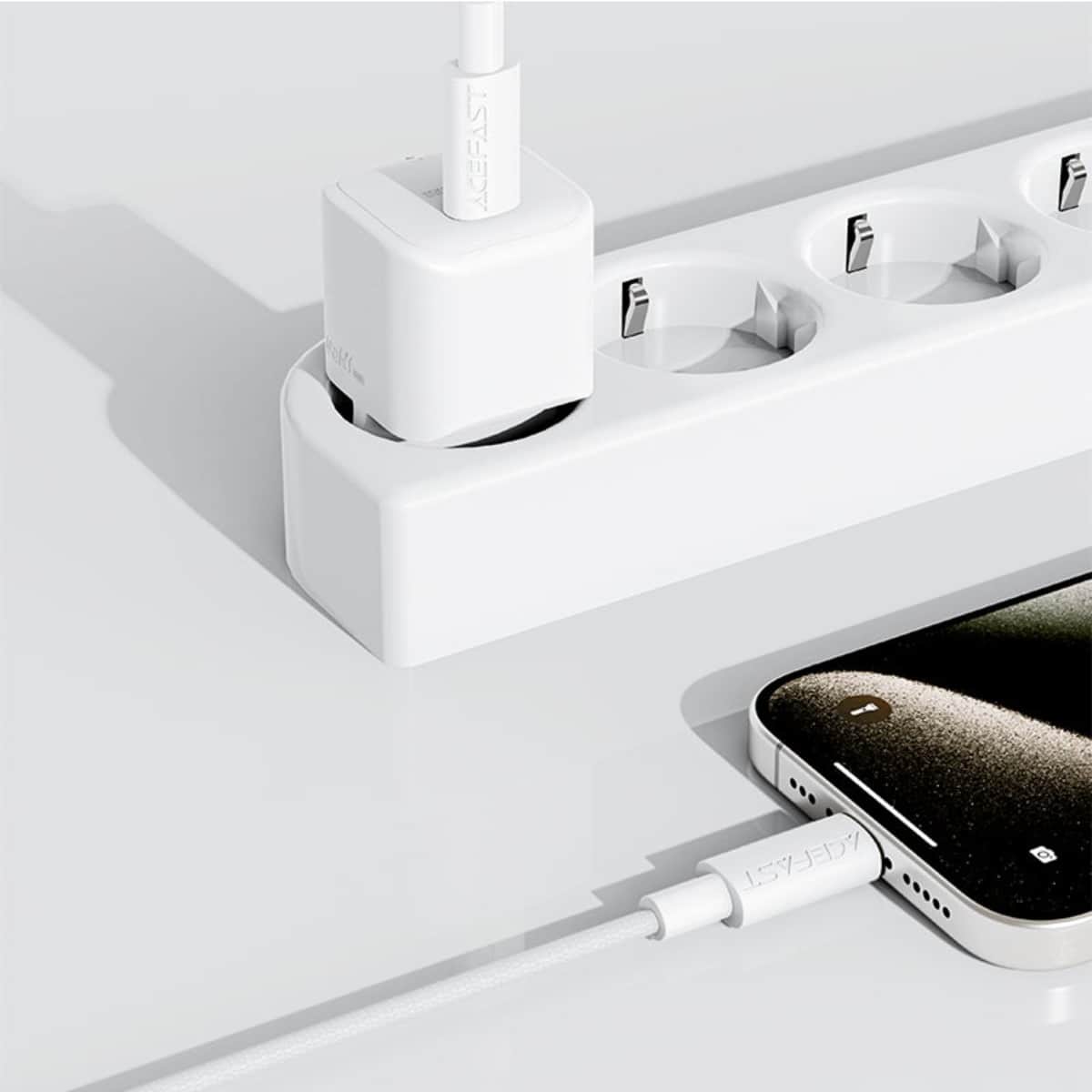 ايسفاست C18-03 كابل مضفر USB-C إلى USB-C - أبيض