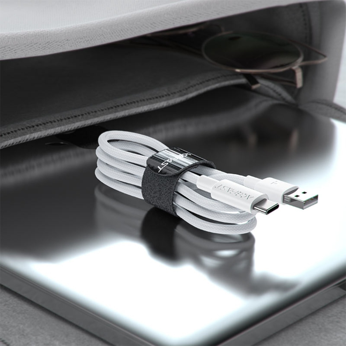 ايسفاست C18-04 كابل مضفر USB-A إلى USB-C - أبيض