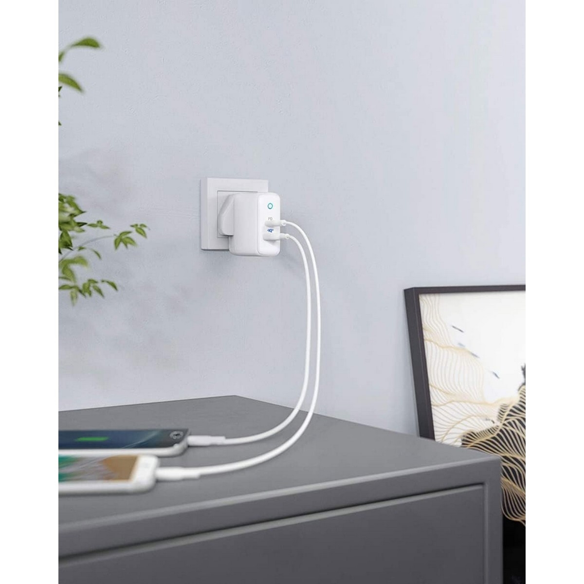 أنكر أبيض شاحن حائط PowerPort PD+ بقدرة 35 واط بمنفذي USB-C وUSB-A