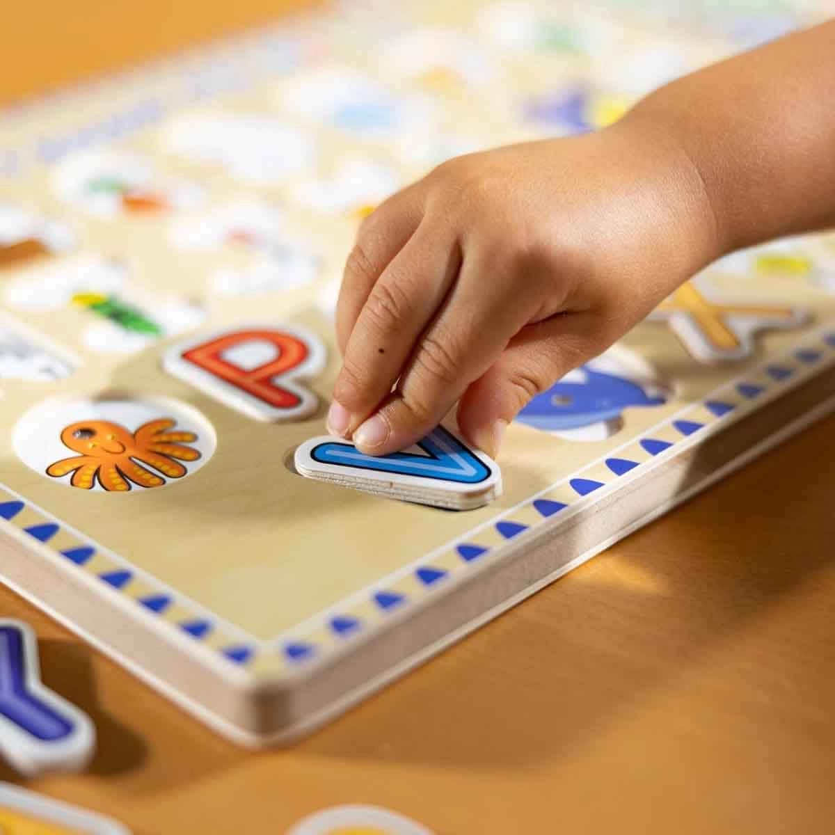 أنكيت تويز مجموعة الشطرنج مع السلم والثعبان + لغز من رافنسبورجر مع لغز من ميليسا آند دوغ، للجنسين، 13+ سنة