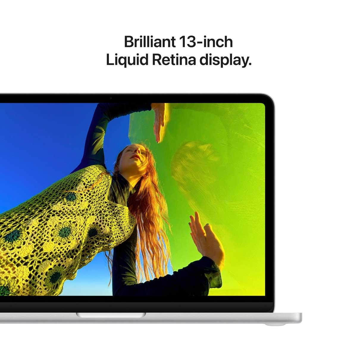 أبل ماك بوك نيو 13 بوصة بشريحة A18 Pro مع معالج سداسي النواة CPU ومعالج رسومات خماسي النواة GPU (8 جيجابايت + 256 جيجابايت)، إصدار السعودية - فضي