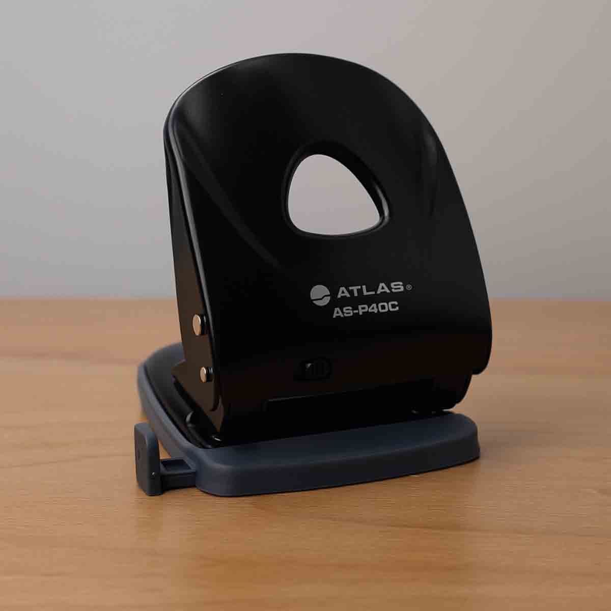 أطلس آلة تثقيب أوراق - أسود - 40 ورقة