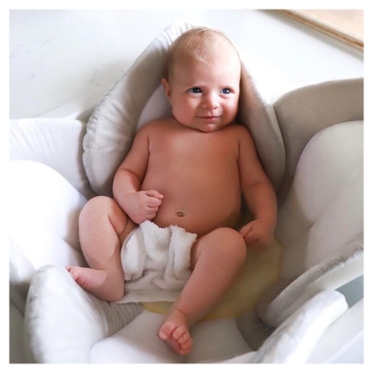 بيبي دريم إسفنجة استحمام بشكل لوتس رمادية للأطفال من عمر 0 إلى 2 سنة