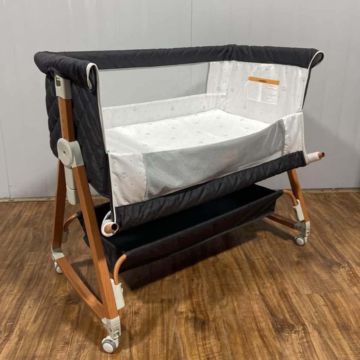 BabyDream Portable 6-Level Adjustable Height Crib Toddler, 0-2 Years
