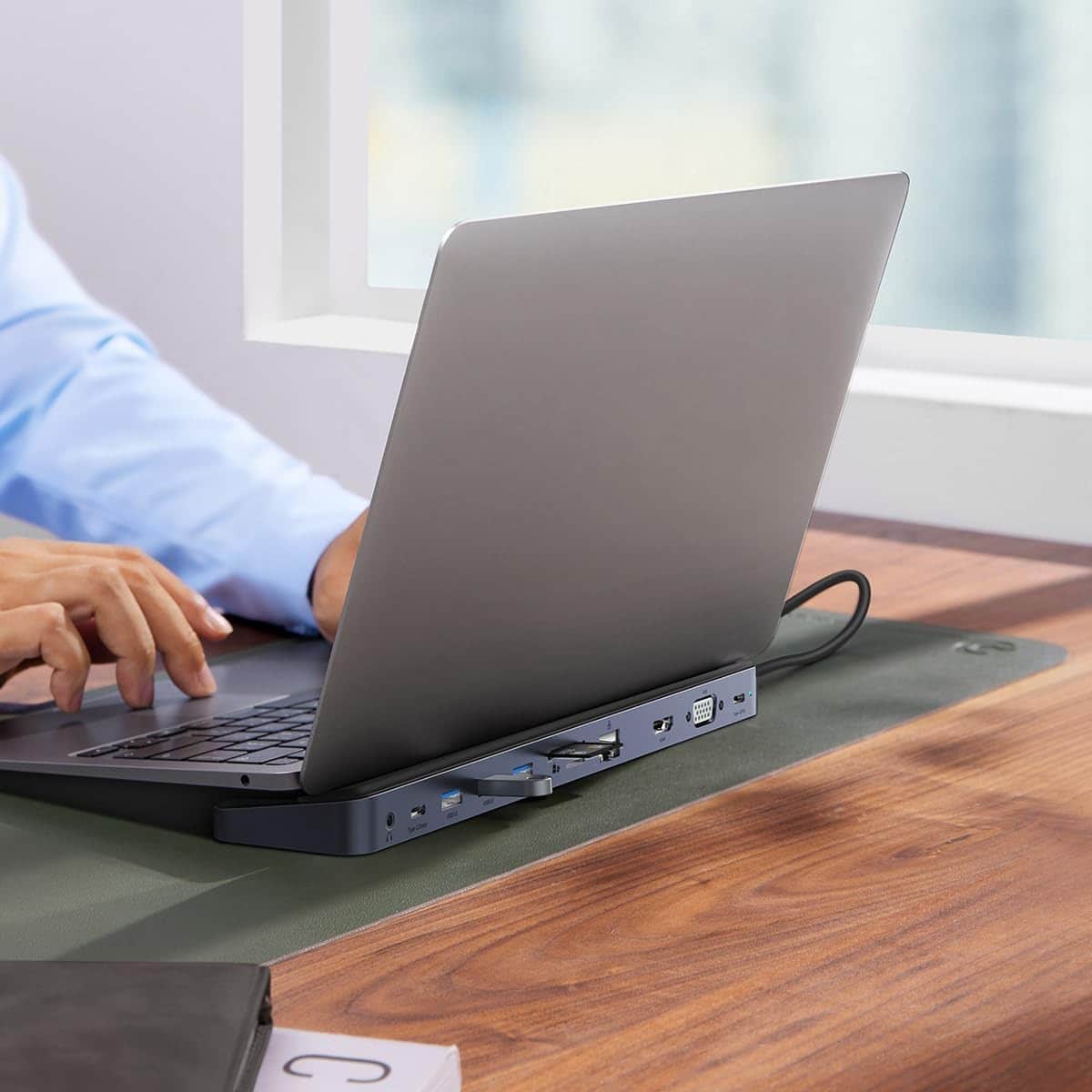 بيسوس رمادي داكن إيليت جوي جين 2 موزع USB-C بـ 11 منفذ