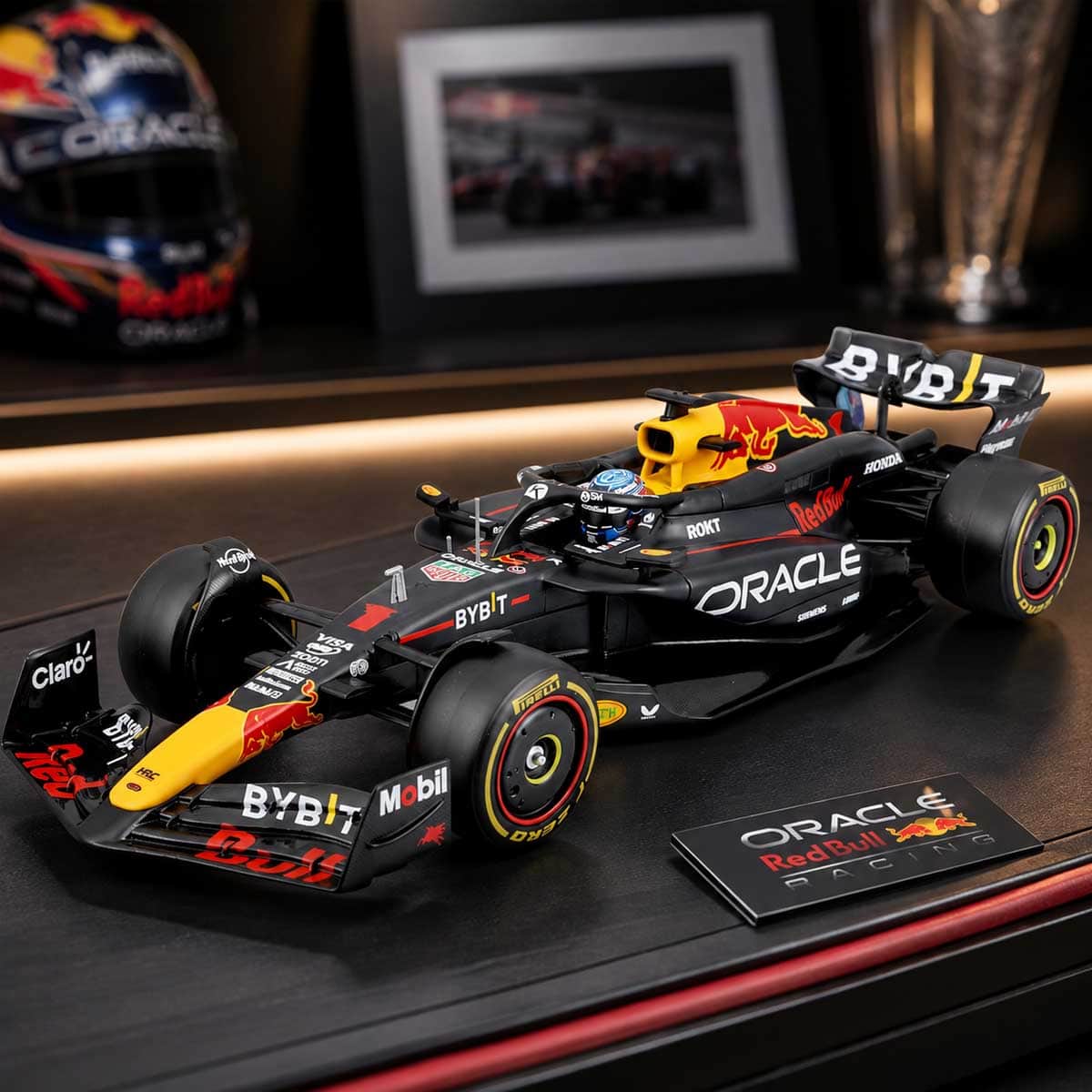 بوراغو سيارة سباق اوراكل ريد بول RB20 2024 بمقياس 1:24 للأولاد، 13+ سنة