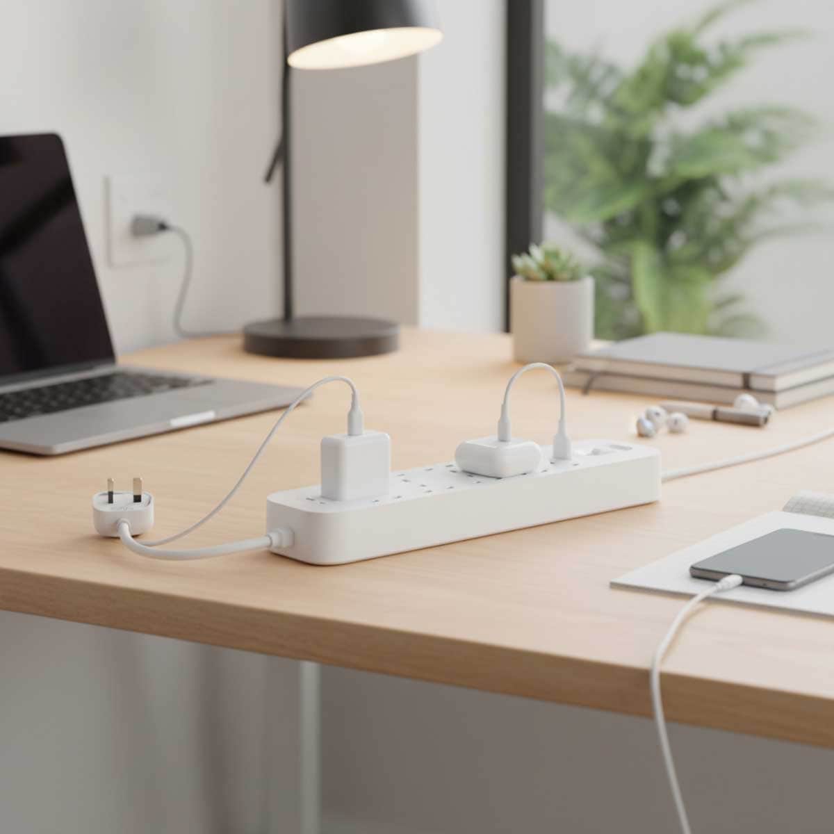 بيلكن مشترك كهربائي محمي من ارتفاع التيار بـ 8 منافذ مع USB-C وUSB-A بقدرة 18 واط بطول 2 متر