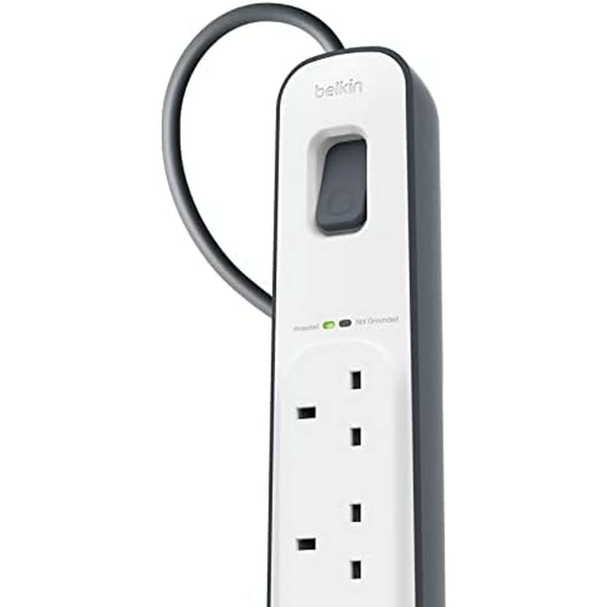 بيلكن مشترك كهرباء محمي من زيادة التيار بـ 4 منافذ ومنفذي USB
