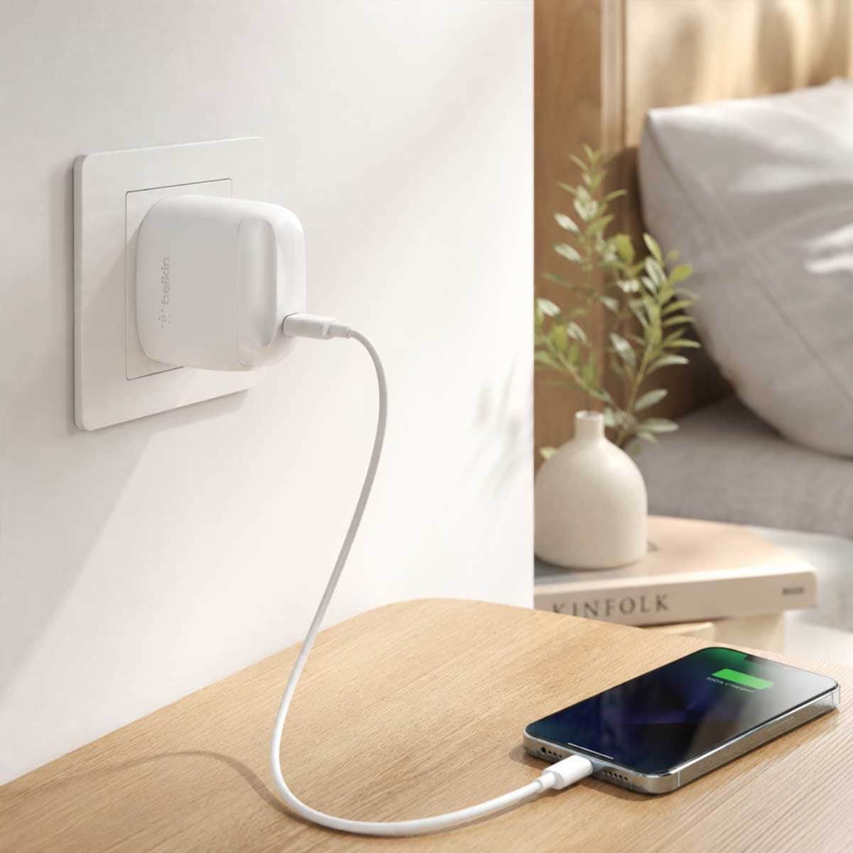 بيلكن أبيض بوست تشارجr PD 20W شاحن حائط USB-C مع طقم كابل Lightning