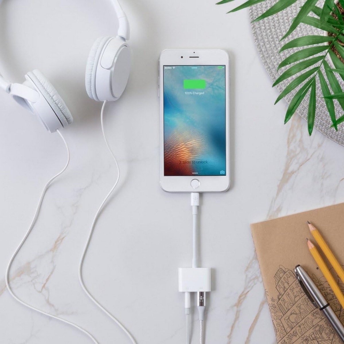 Belkin White Rockstar Lightning to 3.5mm Audio & Charge Adapter