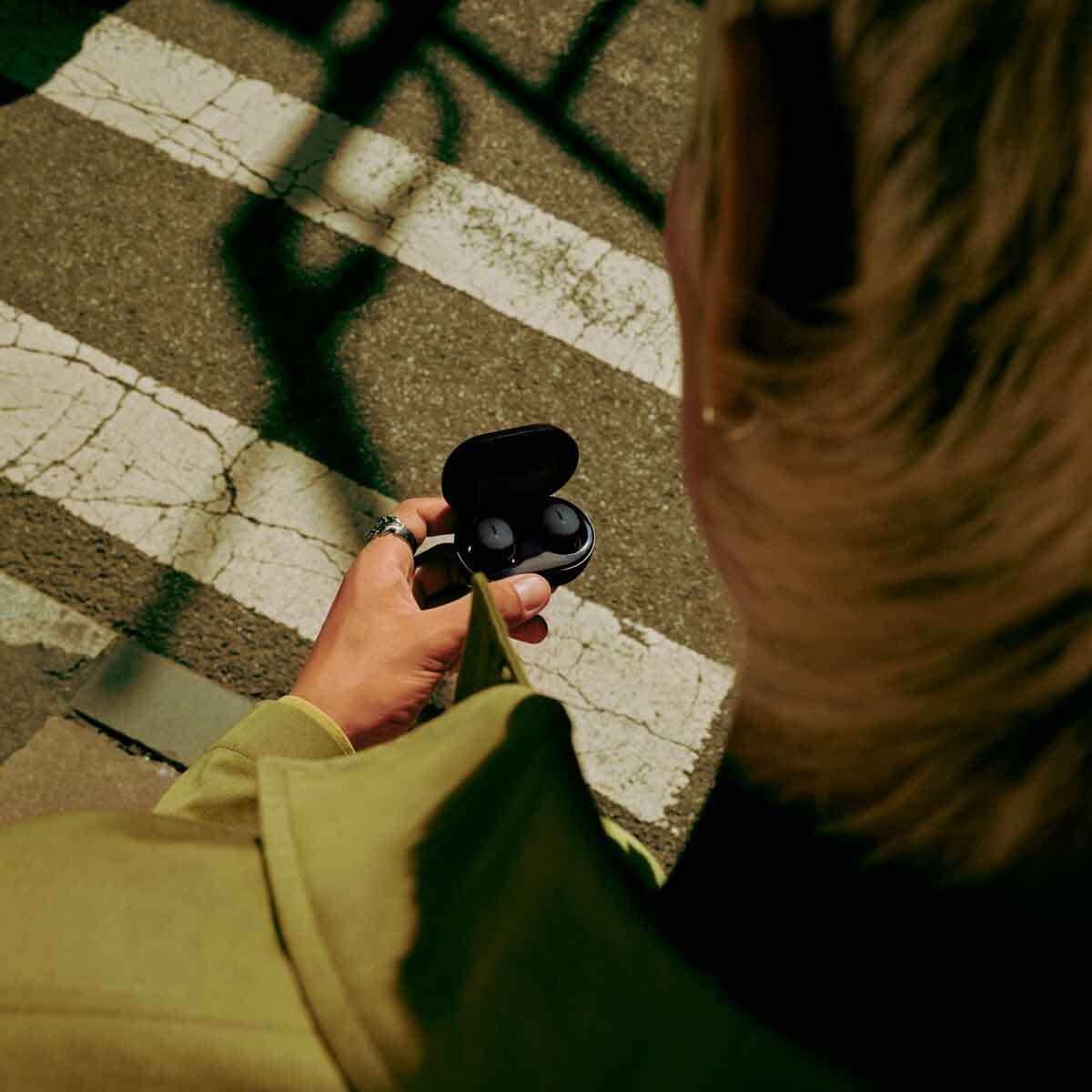 بوز كوايت كومفورت سماعات أذن لاسلكية باللون الأسود