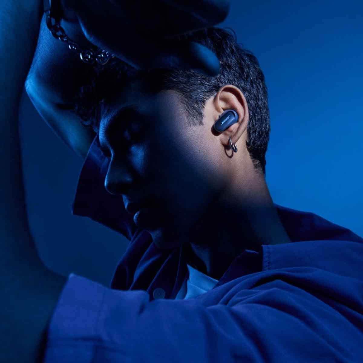 Bose Lunar Blue Quiet Comfort Ultra Wireless Noise Cancelling Earbuds