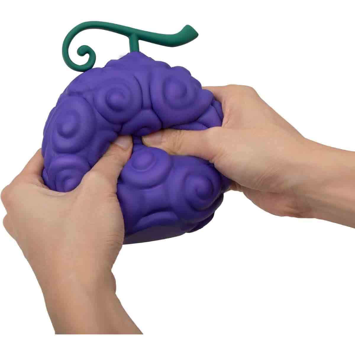 Cinereplicas One Piece Gum Fruit Squeeze Toy Unisex, 5-7 Years