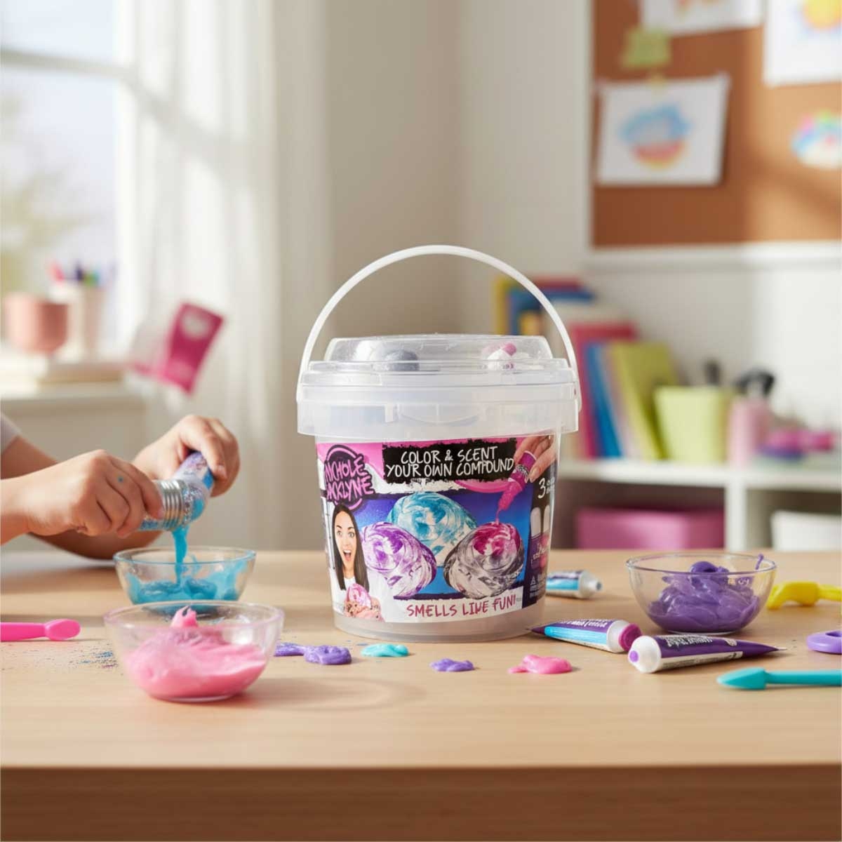 مجموعة سلايم كريستال كليرز من كومباوند كينجز، برائحة نيكول جاكلين، للجنسين، من 5 إلى 7 سنوات