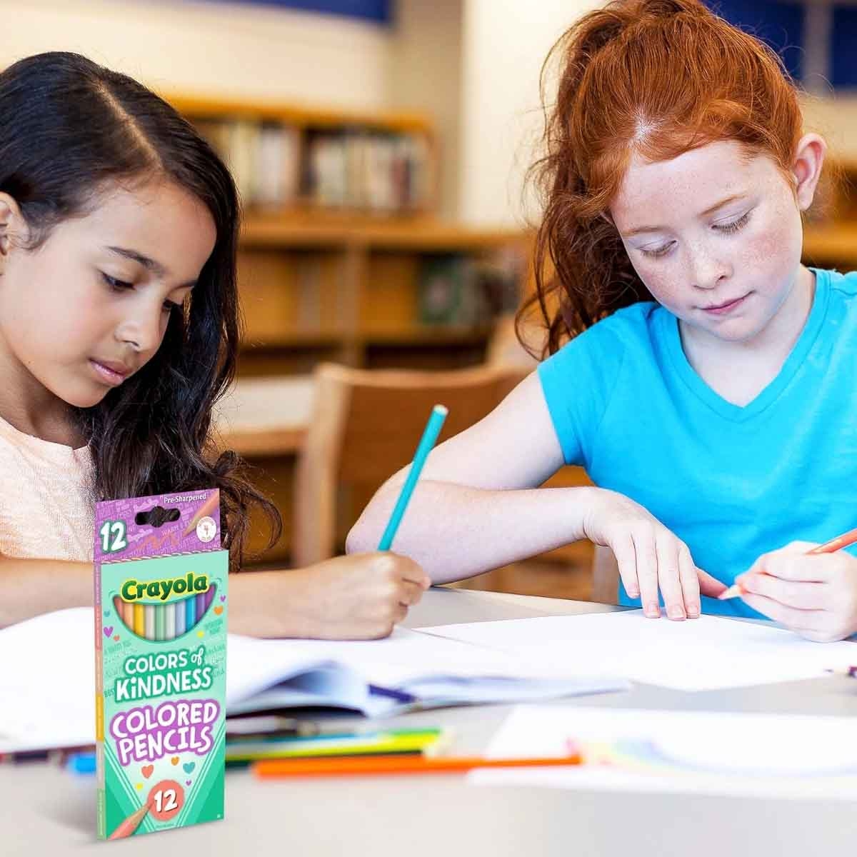 Crayola Peggable Crayons with Coloured Pencils & Sticker & Colouring Set Bundle Pack Unisex, 5-7 Years