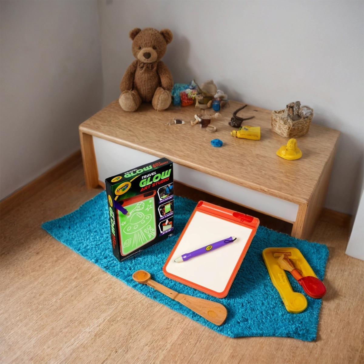 Crayola Travel Glow Art Studio Unisex, 5-7 Years