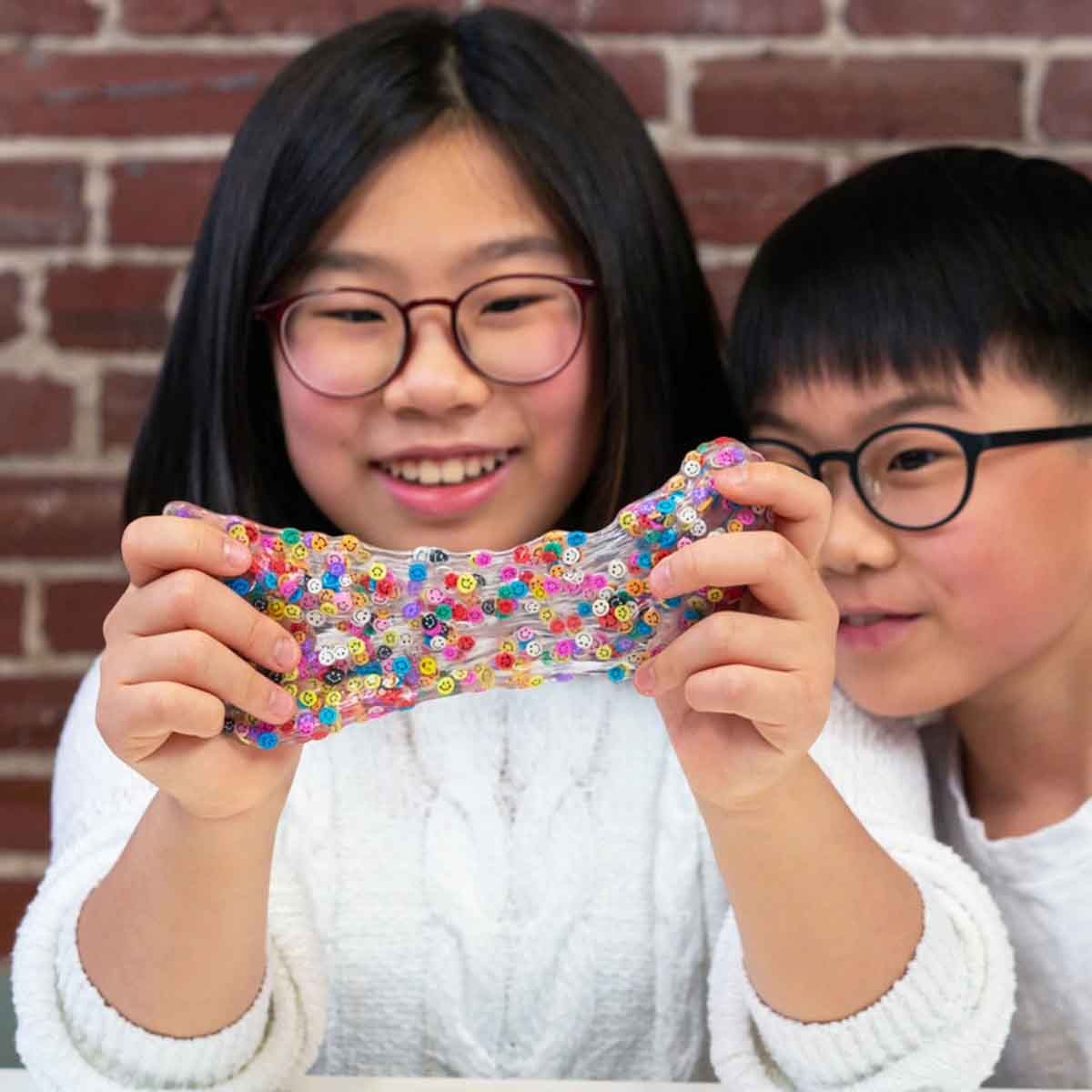 Crazy Aaron 4" Mixed Emotions Hide Inside! Thinking Putty Unisex, 3-4 Years