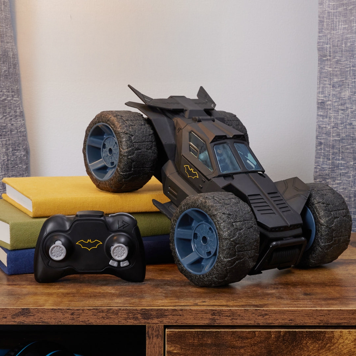 DC Comics Stunt Force Remote Control Batmobile Toy Race Car Unisex, 5-7 Years