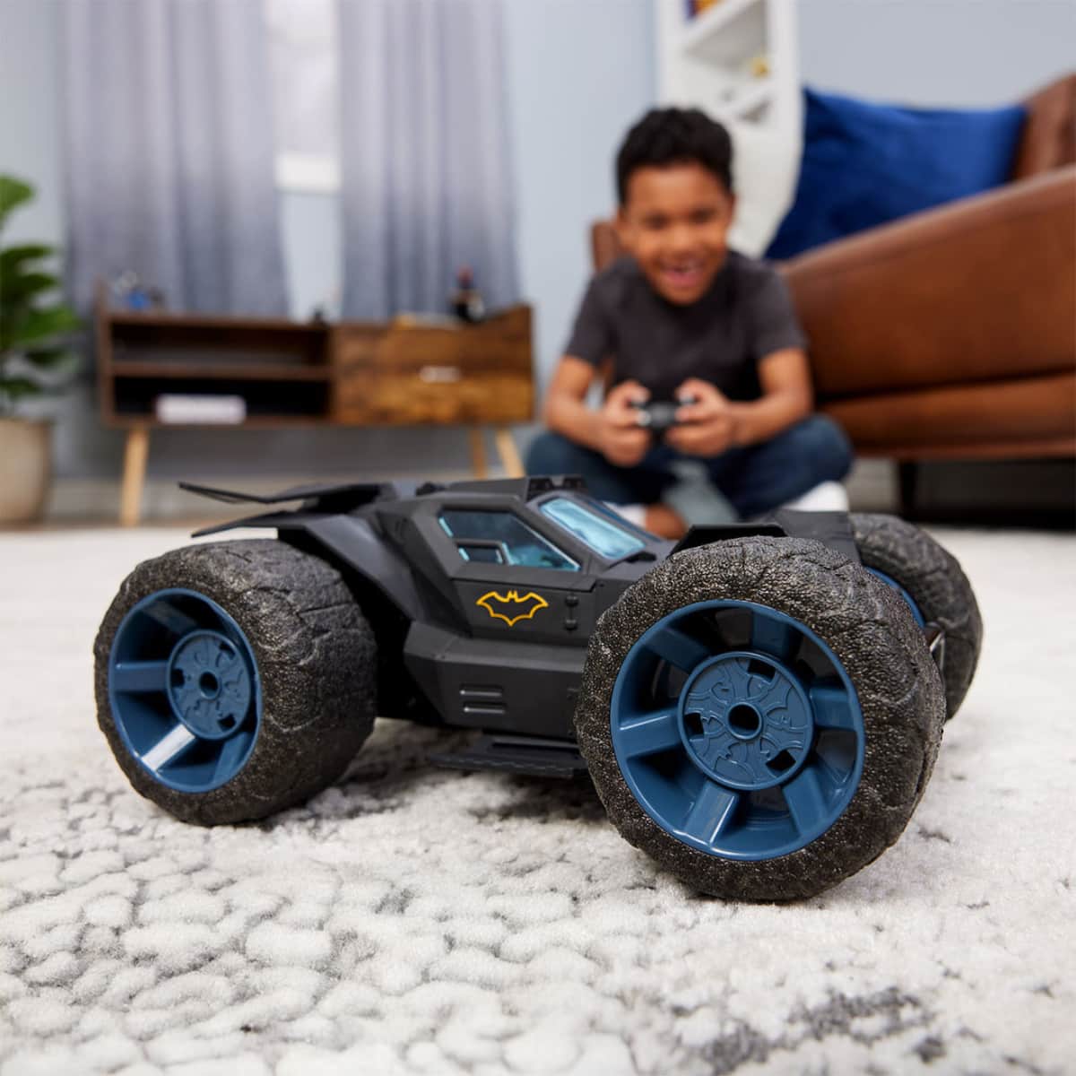 DC Comics Stunt Force Remote Control Batmobile Toy Race Car Unisex, 5-7 Years