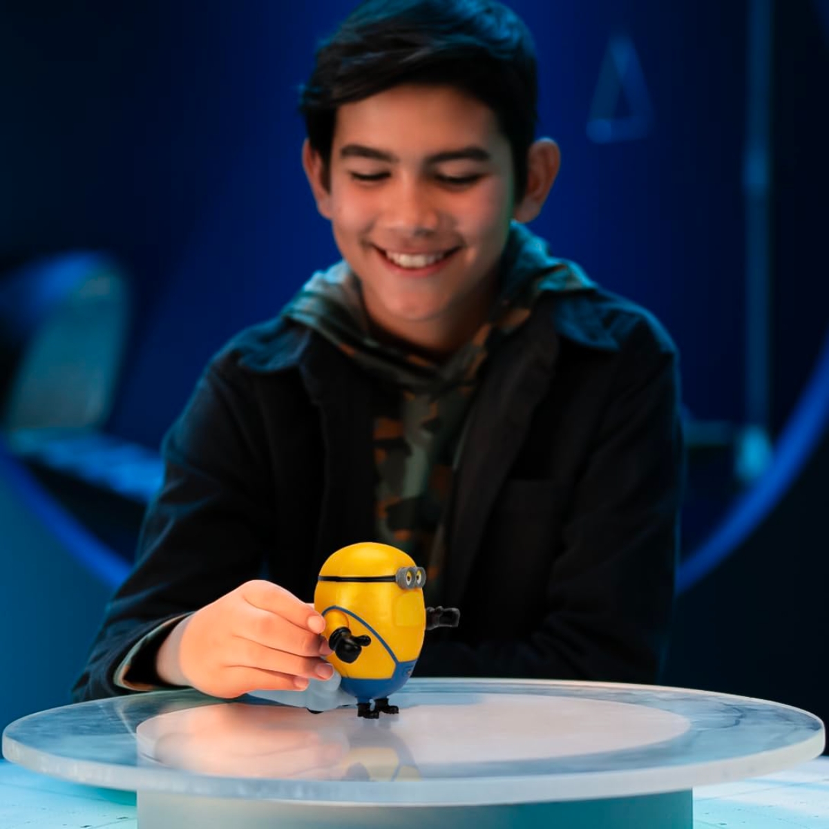 Despicable Me 4 Speed Burst 4″ Mega Minion Dave Playset Unisex, 5-7 Years
