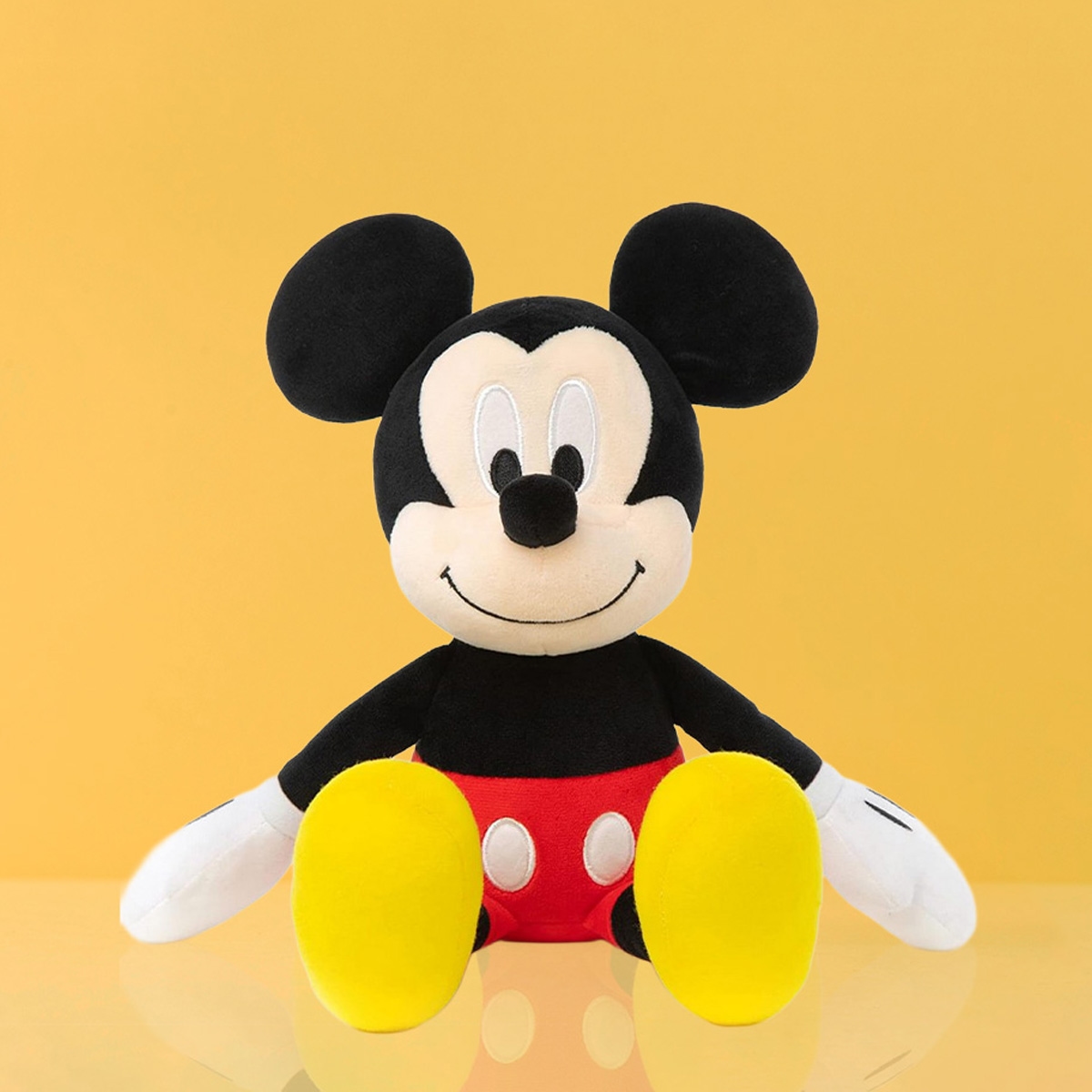 Disney 18″ Mickey Classic Plush Toy Unisex, 3-4 Years