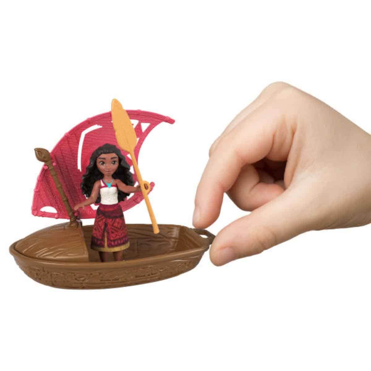Disney Princess Moana Core Surprise Assorted Fashion Dolls Girls, 3-4 Years