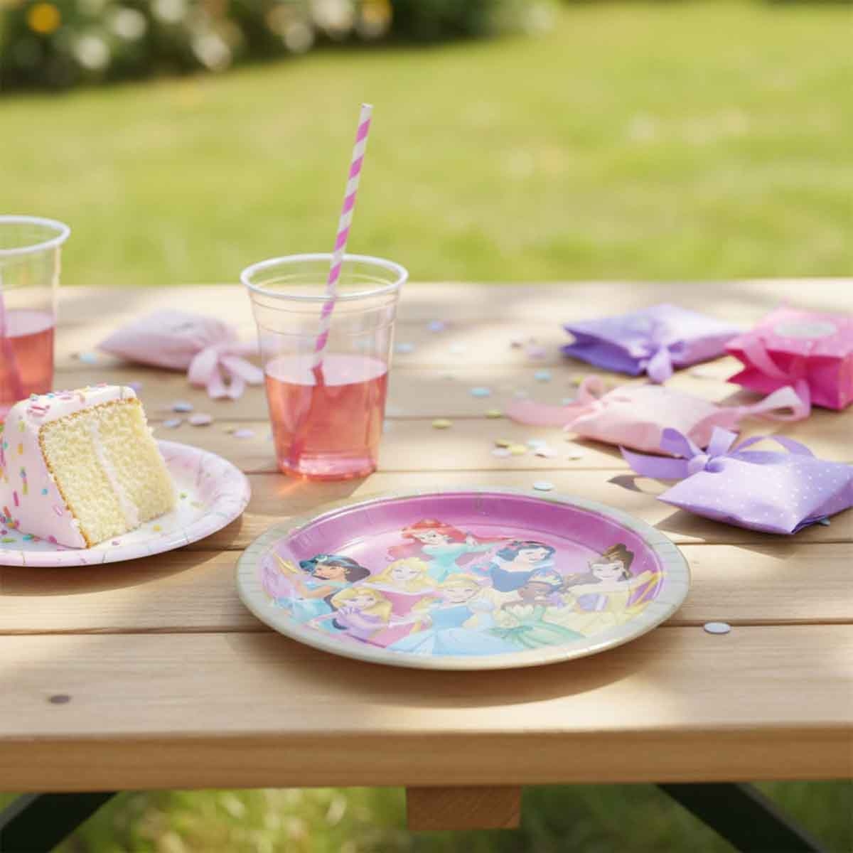 Disney Princess 8-Piece 7" Round Paper Plate Set