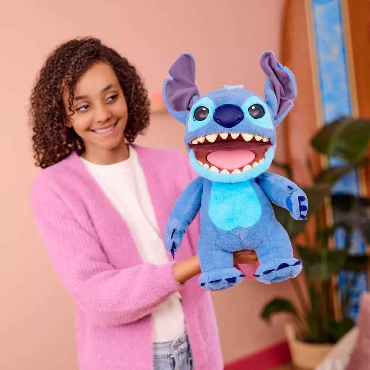Disney Stitch 18" Animatronic RealFX Stitch Puppet Toy Unisex, 5-7 Years