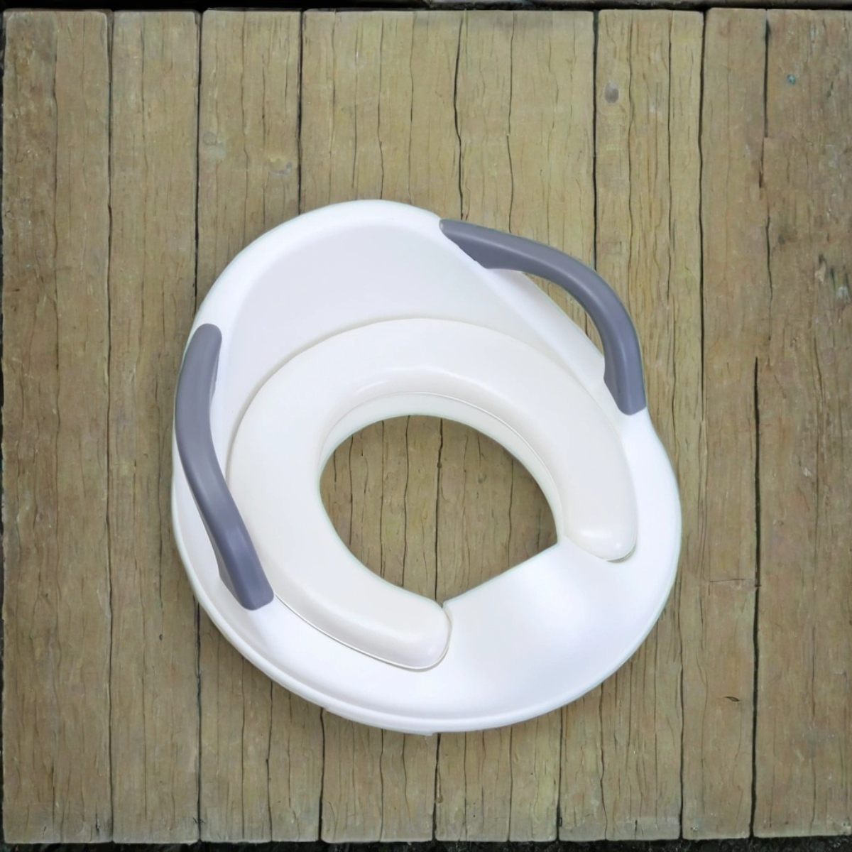 إيزي كيدز مقعد تدريب على استخدام الحمام باللون الأبيض مبطن للأطفال من عمر 0 إلى 2 سنة