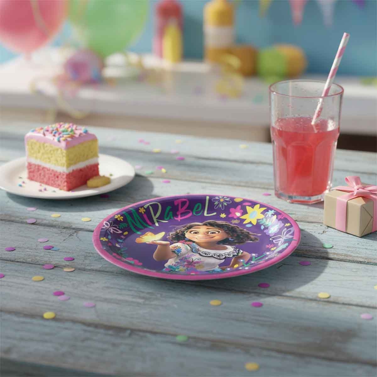 Disney Encanto 8-Piece 7" Assorted Paper Plate Set