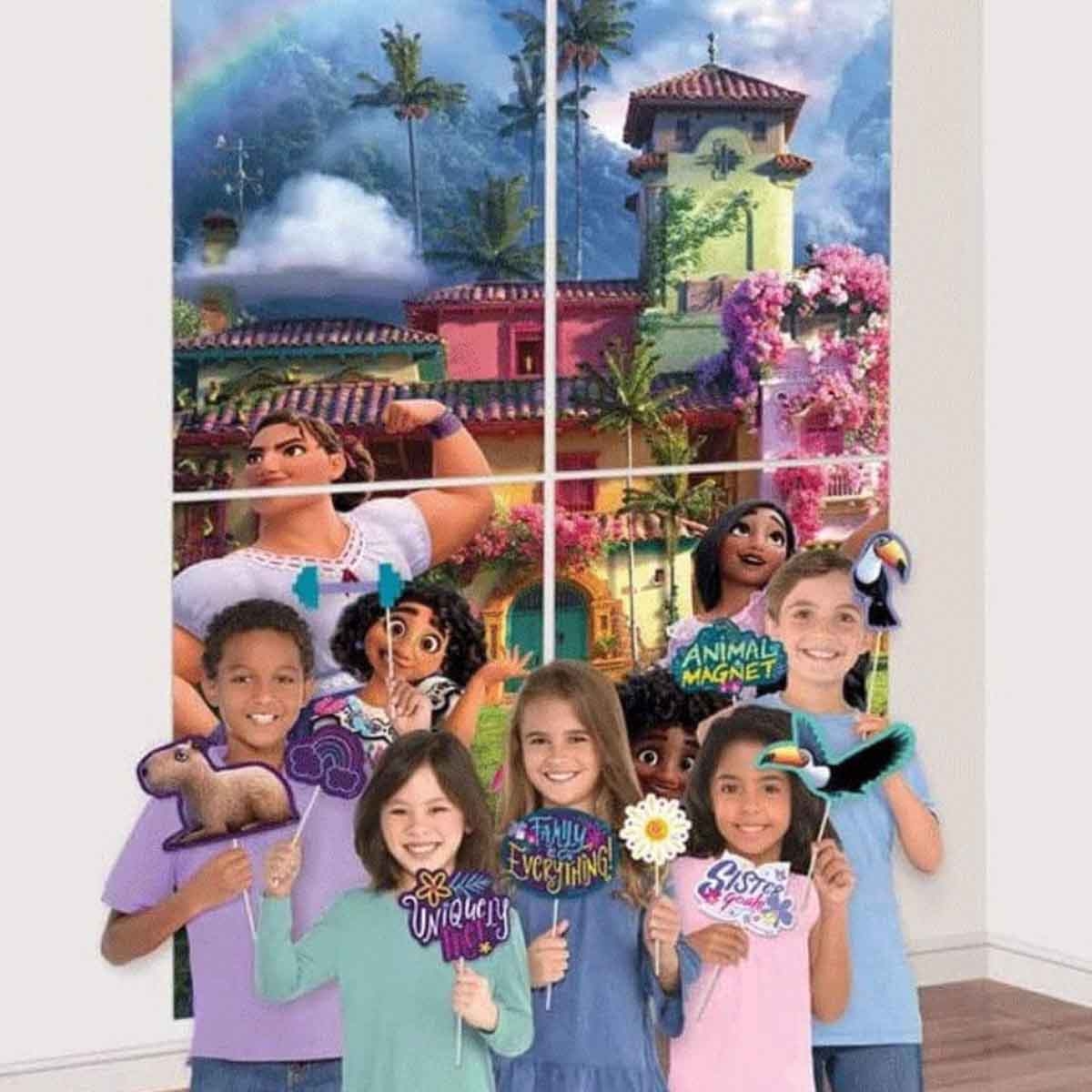 Disney Encanto 16-Piece Scene Setter with Props