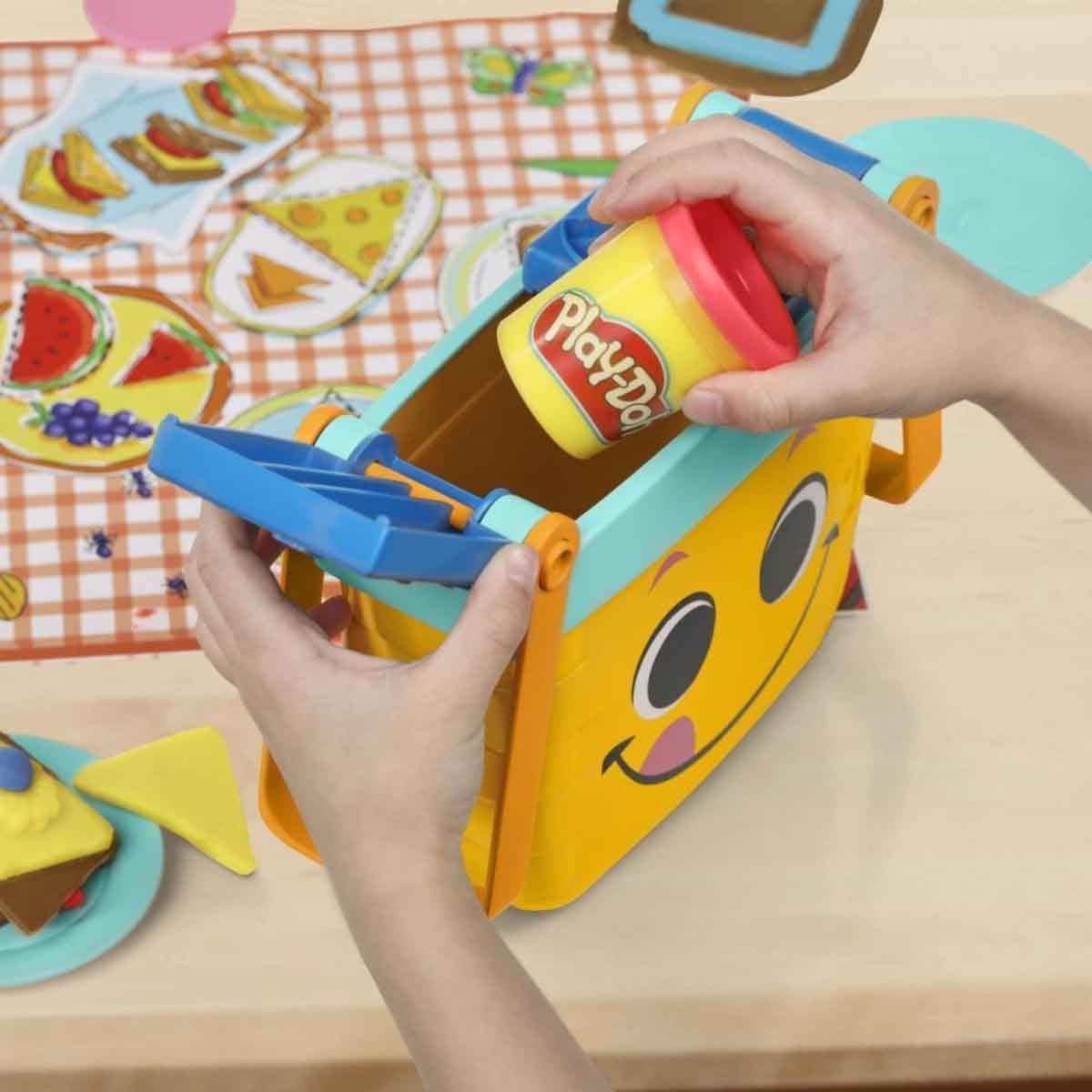 Fisher-Price Clay Pot with Compound Kings Butter Cloudz & Play-Doh Picnic Shapes Starter Set Bundle Unisex, 3-4 Years