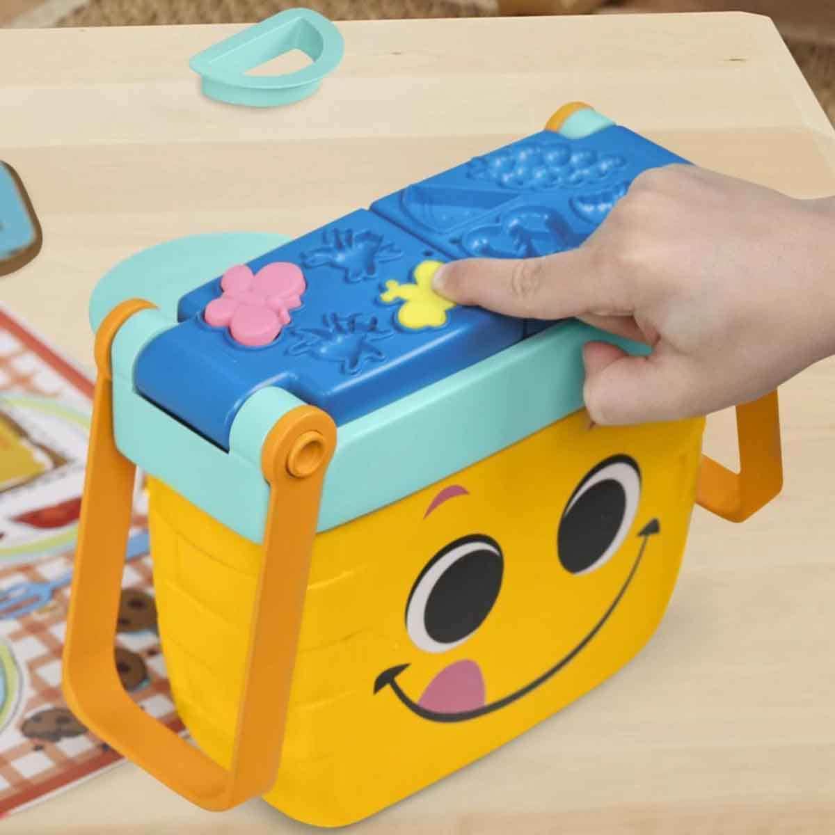 Fisher-Price Clay Pot with Compound Kings Butter Cloudz & Play-Doh Picnic Shapes Starter Set Bundle Unisex, 3-4 Years